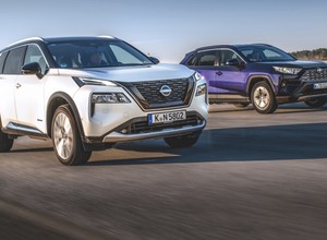 Który napęd hybrydowy jest lepszy: ten w Toyocie czy w Nissanie?