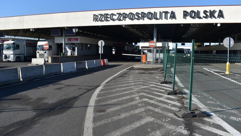 Służby Celne przechwyciły ładunek o wartości 12 mln zł. Przemyca się go w zbiornikach LPG