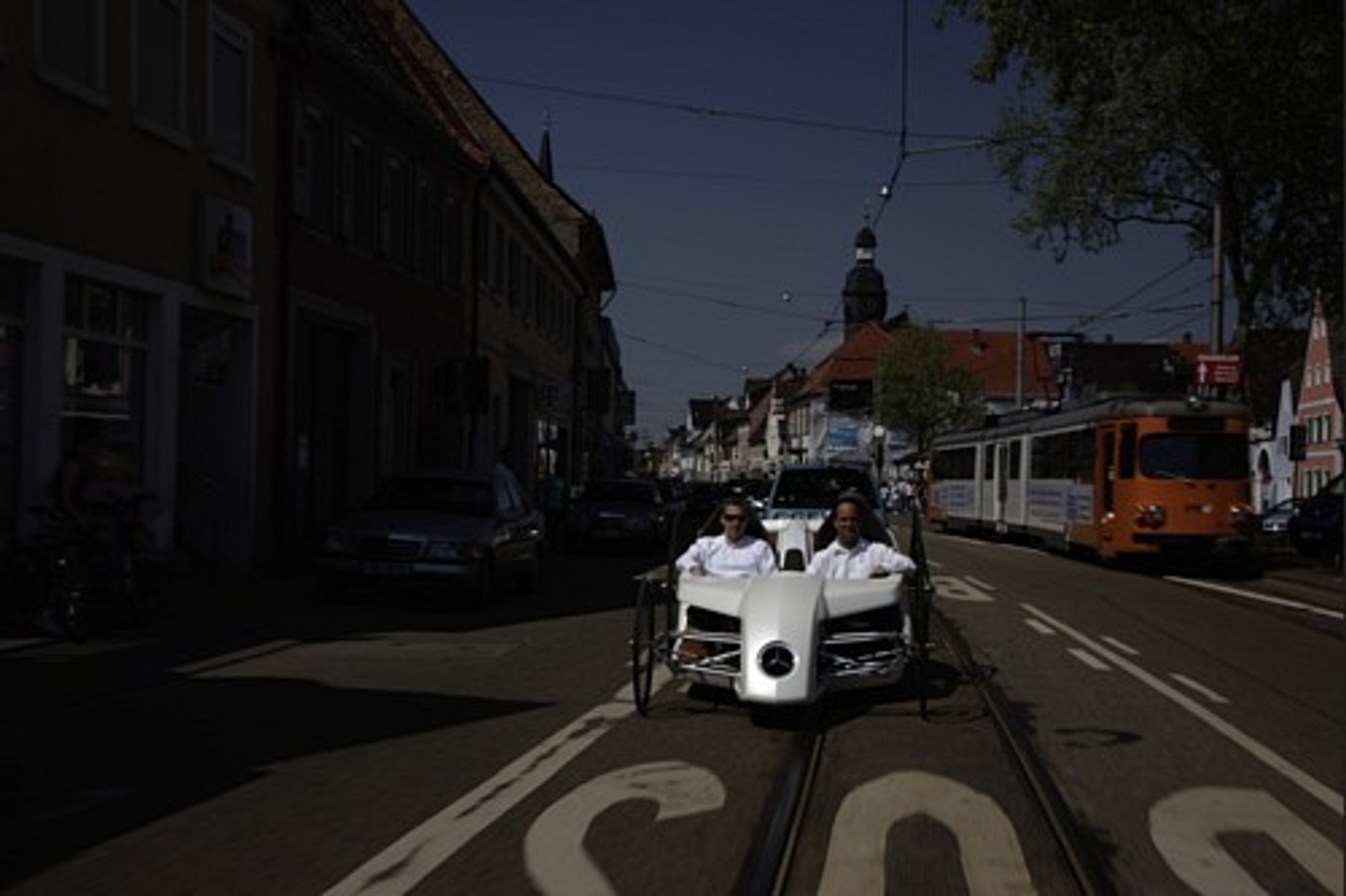 Mercedes F-CELL Roadster - Śladami Berthy Benz