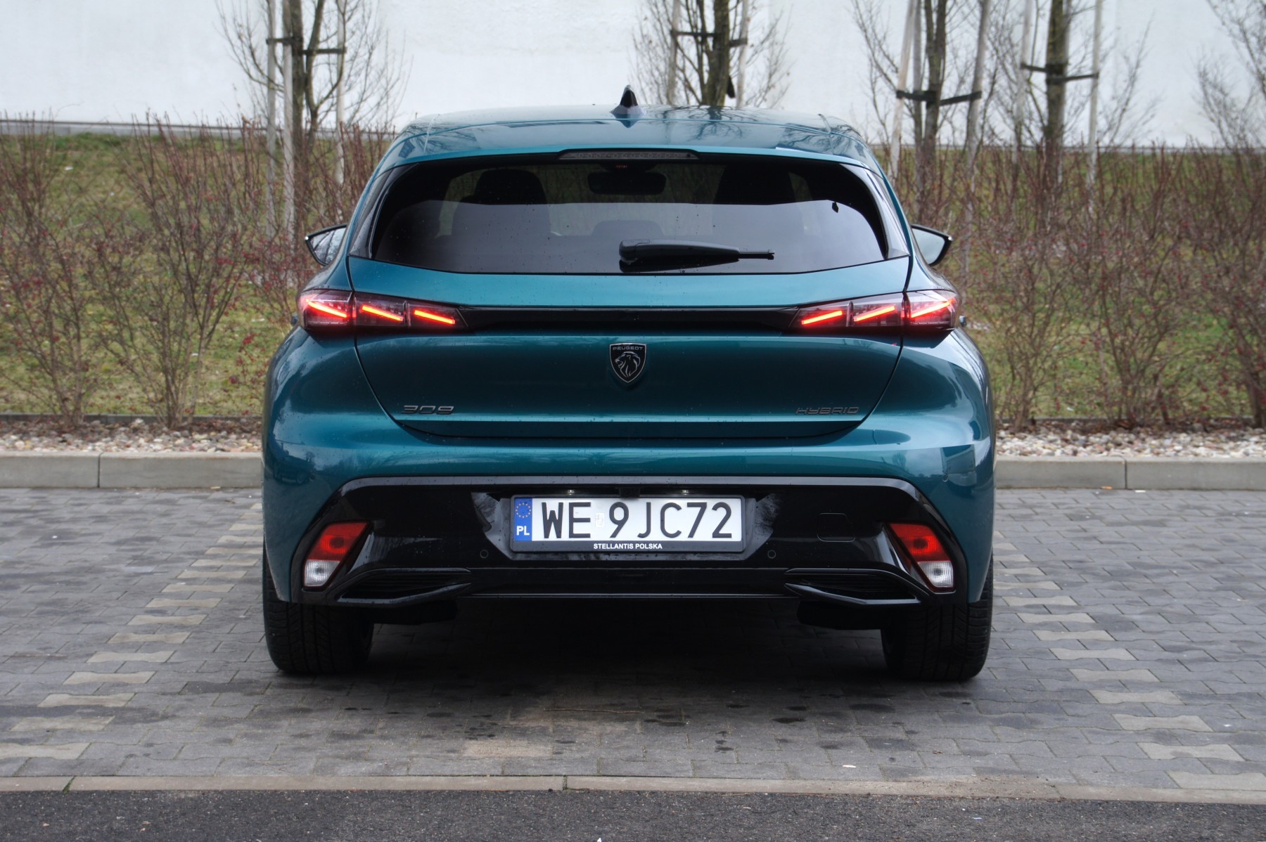 Peugeot 308 1.2 Hybrid 145 KM