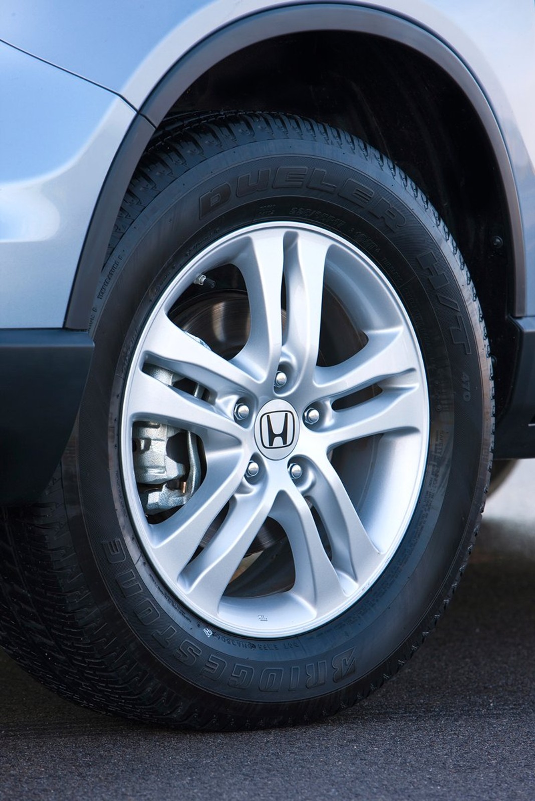 Honda CR-V: Modernizace vzhledu a nový motor 2.2 i-DTEC se samočinnou převodovkou