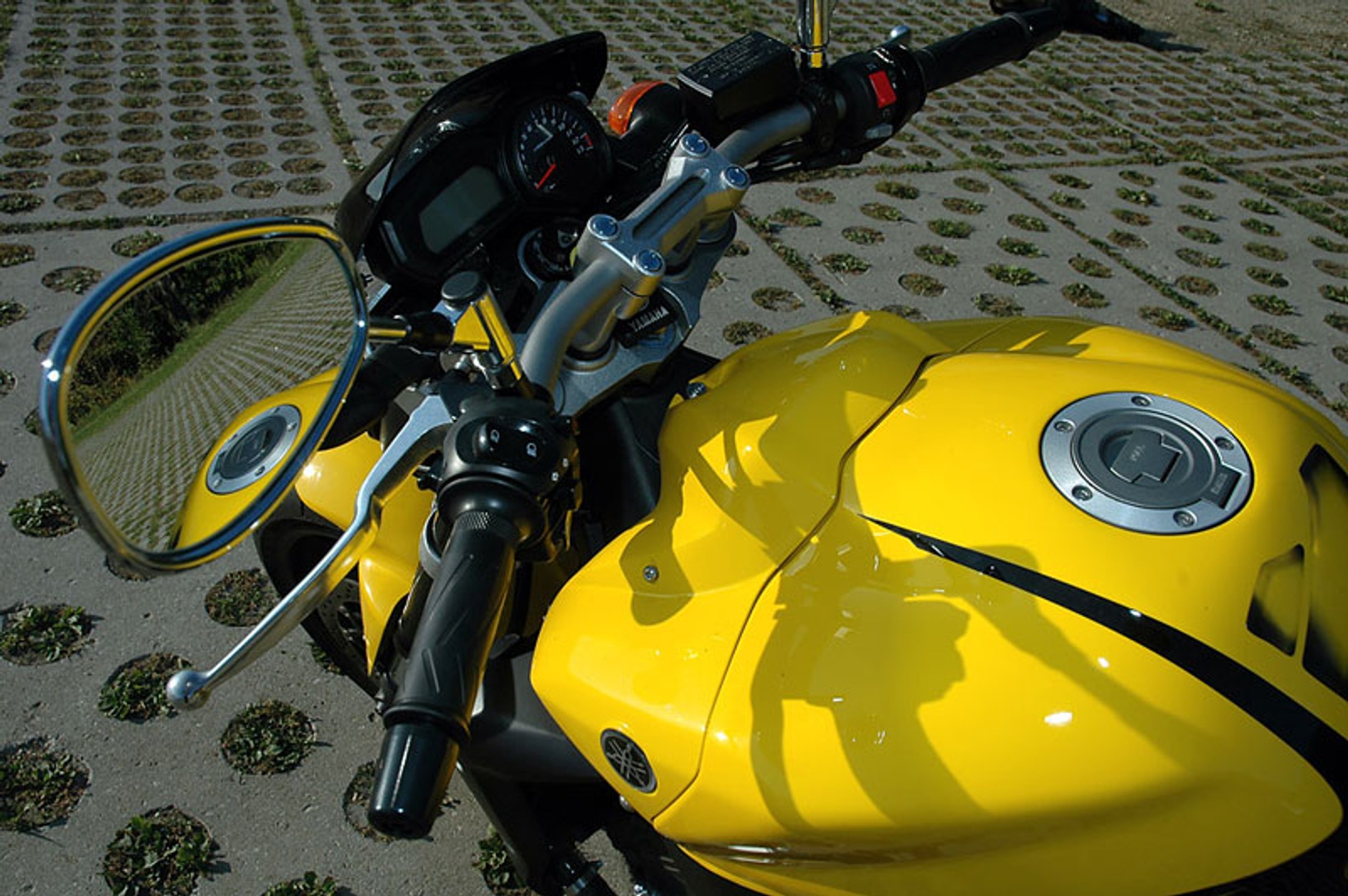 KTM 990 SuperDuke vs. Yamaha FZ1 (test porównawczy)