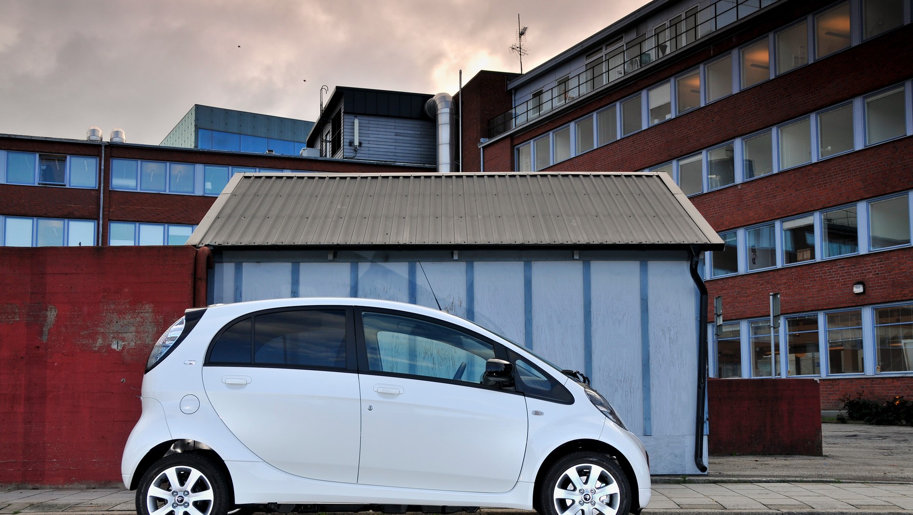 Citroen C-Zero 1 generacja 2010 rok