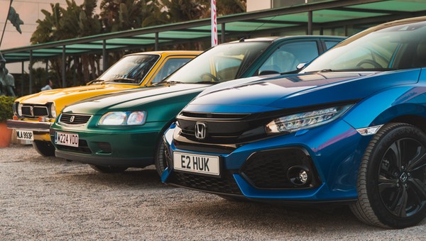 Była niewiele dłuższa od Fiata 126p, a pokonała wszystkie krążowniki szos. Honda Civic kończy 50 lat