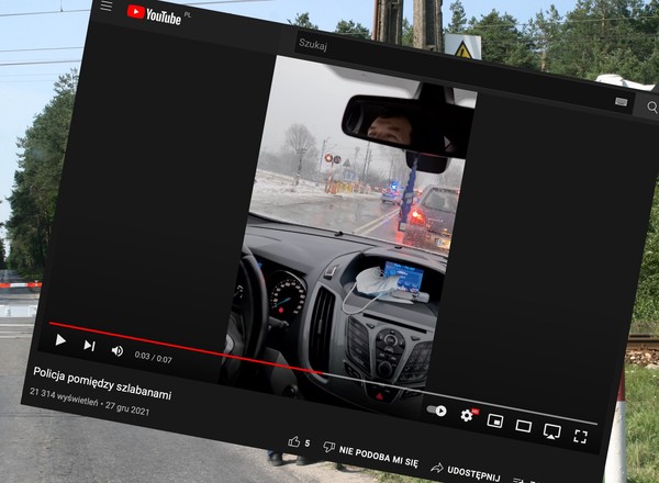 Policja utknęła na przejeździe kolejowym. Pomiędzy opuszczonymi zaporami!