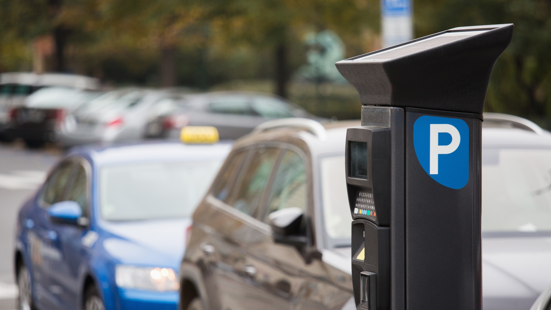 20-latek próbował ukraść pieniądze z parkomatu
