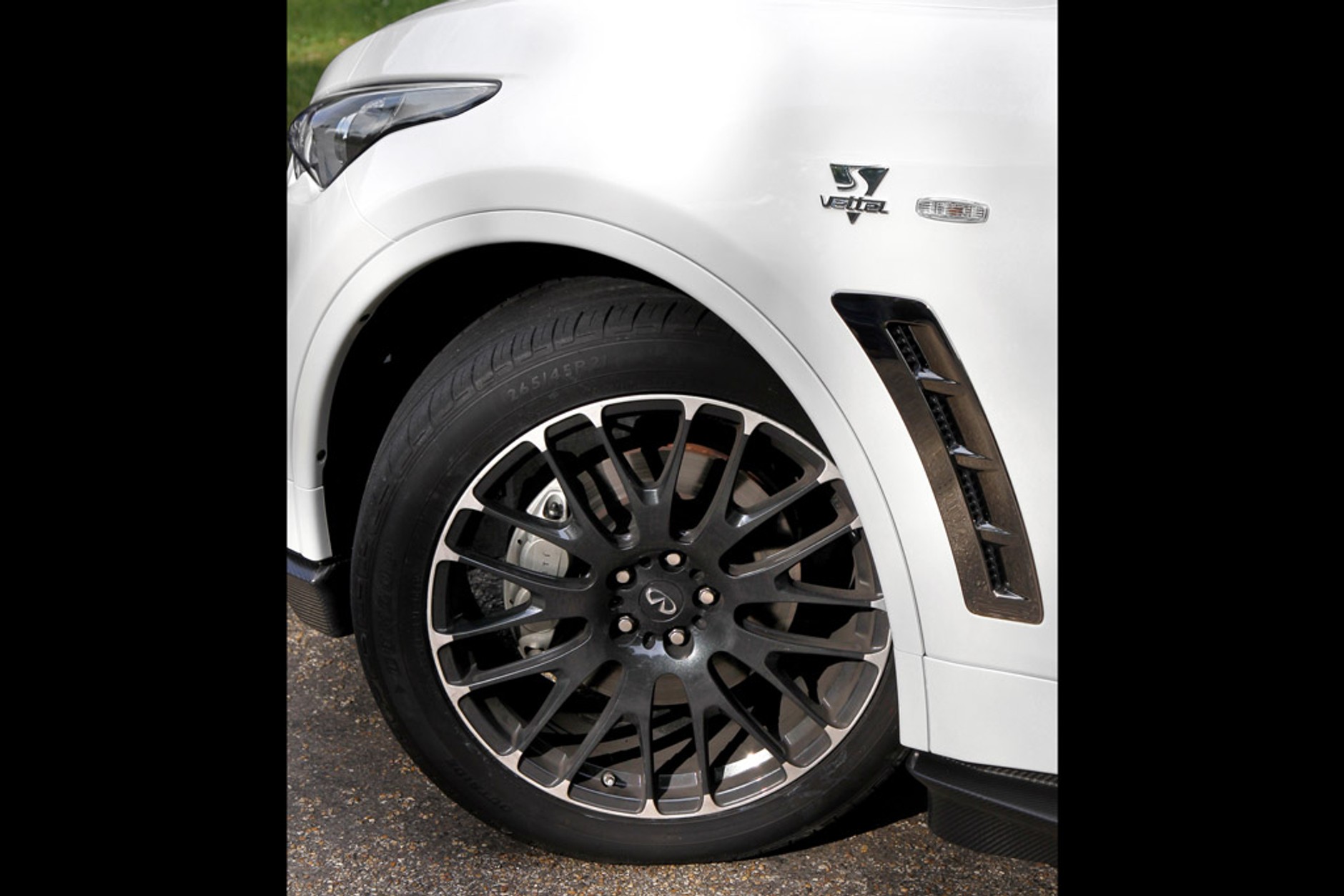 Infiniti FX Vettel Edition: pomysł mistrza