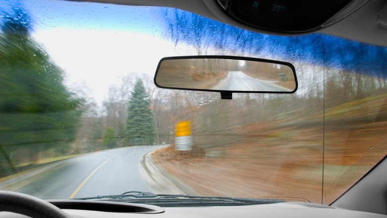 Co zrobić, gdy pęknie szyba?