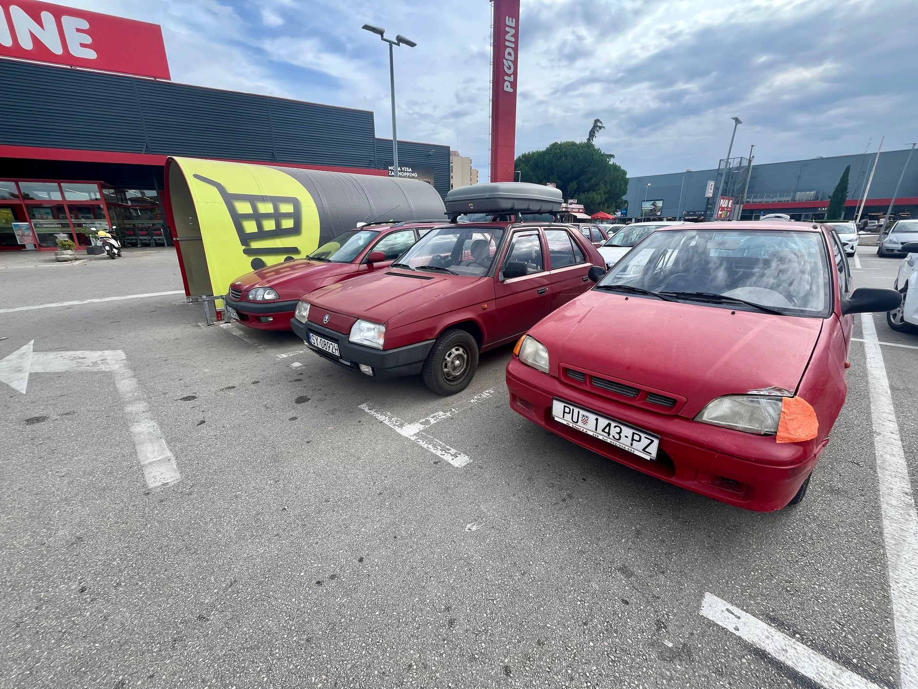 Spotkanie z chorwackim reprezentantem gruzów pod marketem