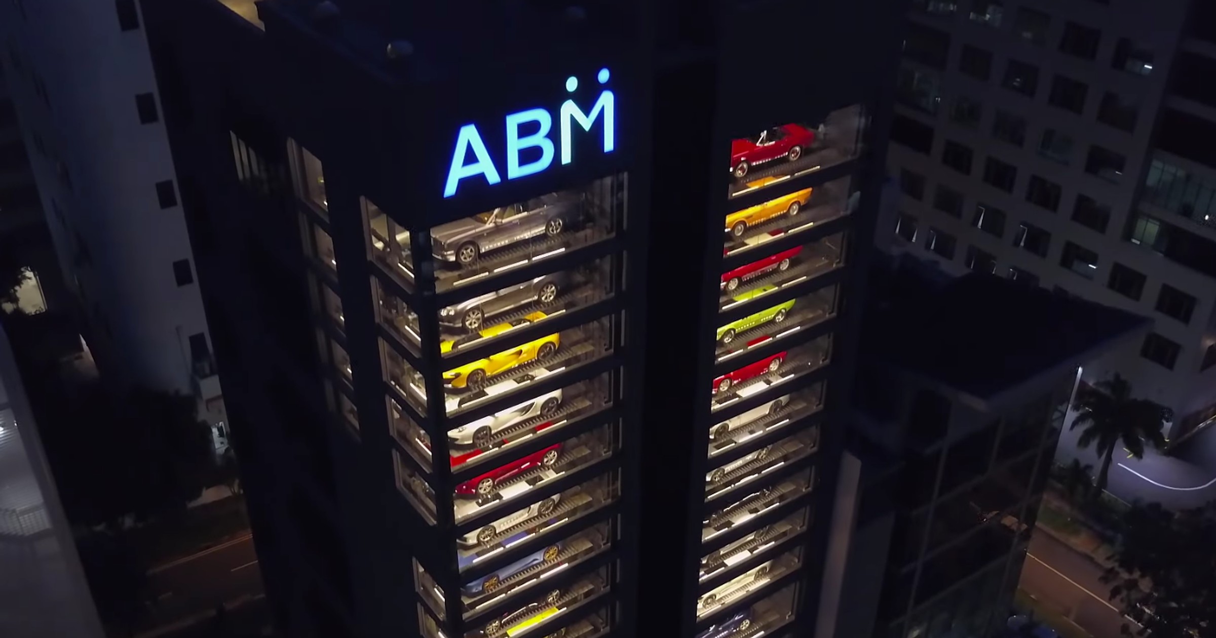 Największy "automat" z egzotycznymi autami jest w Singapurze