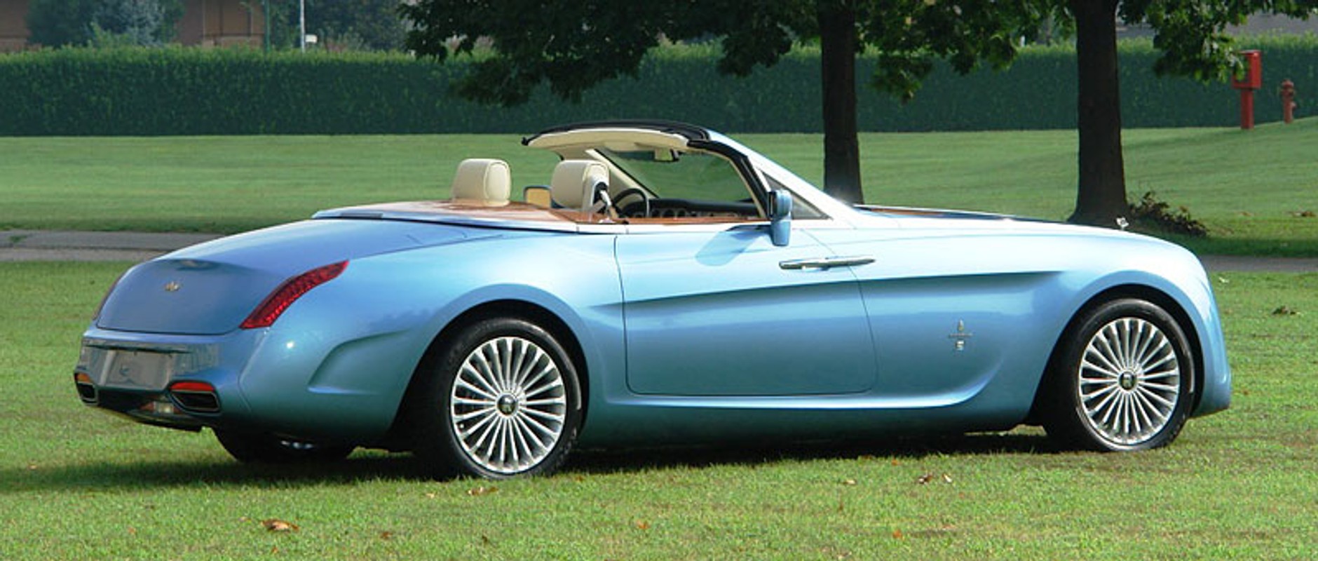 Pininfarina Hyperion: szczegółowe informacje i fotogaleria