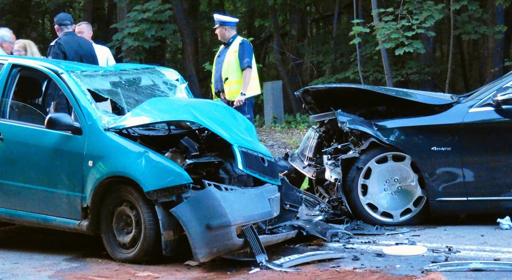 Czołowe zderzenie Maybach i Škoda