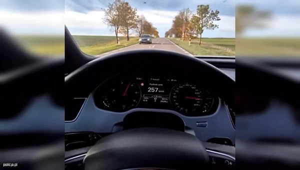 Jechał drogą wojewódzką z prędkością 257 km na godz. i nagrywał. Filmik udostępniono policji