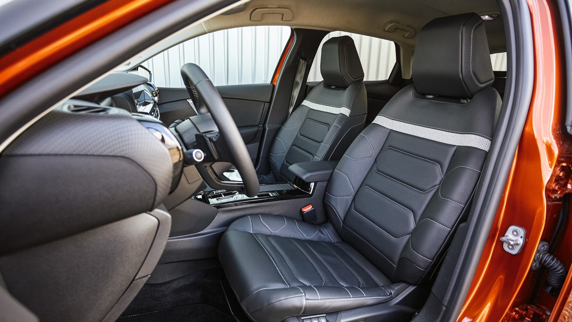 Nowy Citroen C4 kontra Kia XCeed - kompakty czy jednak SUV-y?