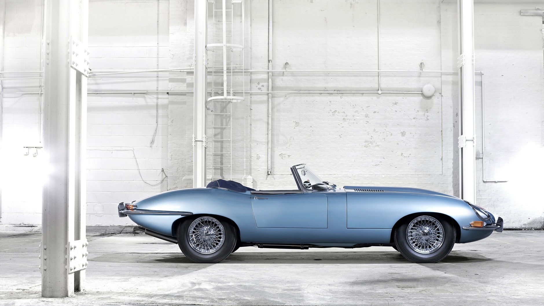 Jaguar E-Type (1961-1974)