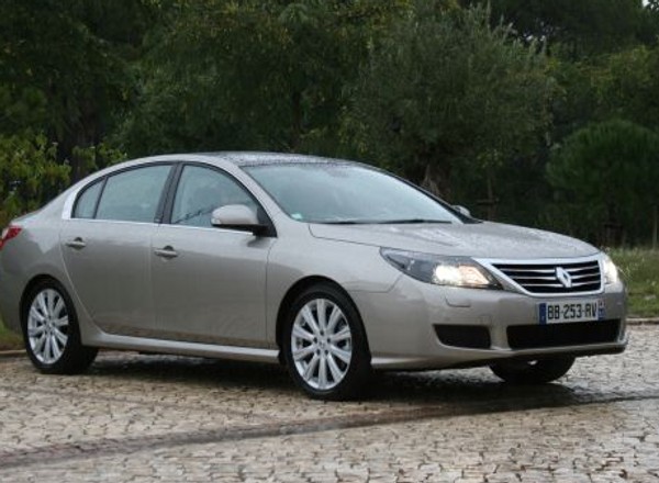 Renault Latitude: pogromca Passata?