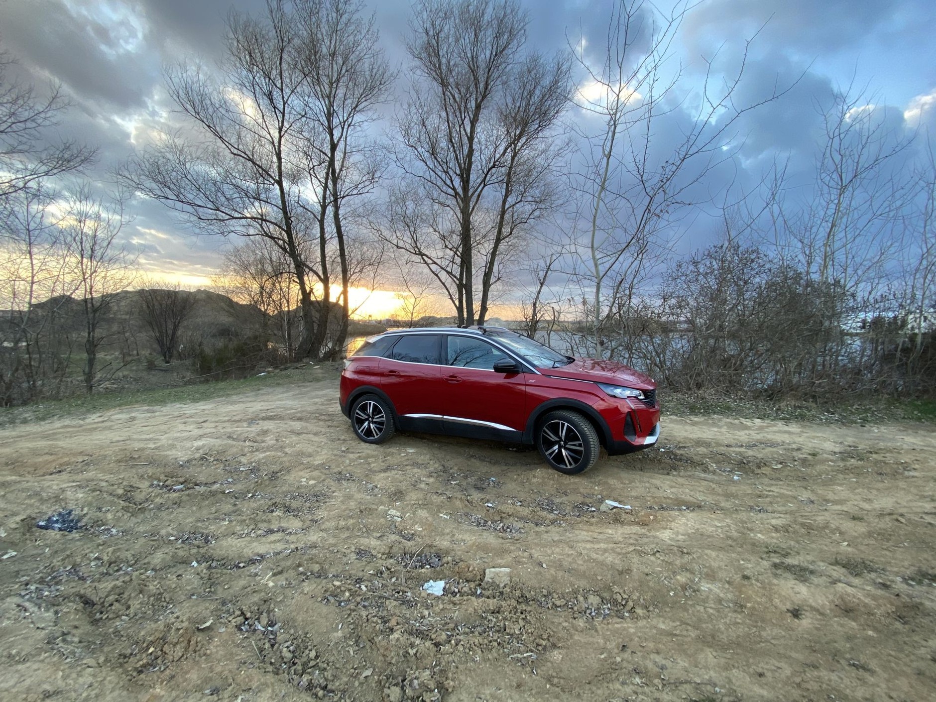 Peugeot 3008 GT pokazał kły - czyli, SUV widoczny w tłumie
