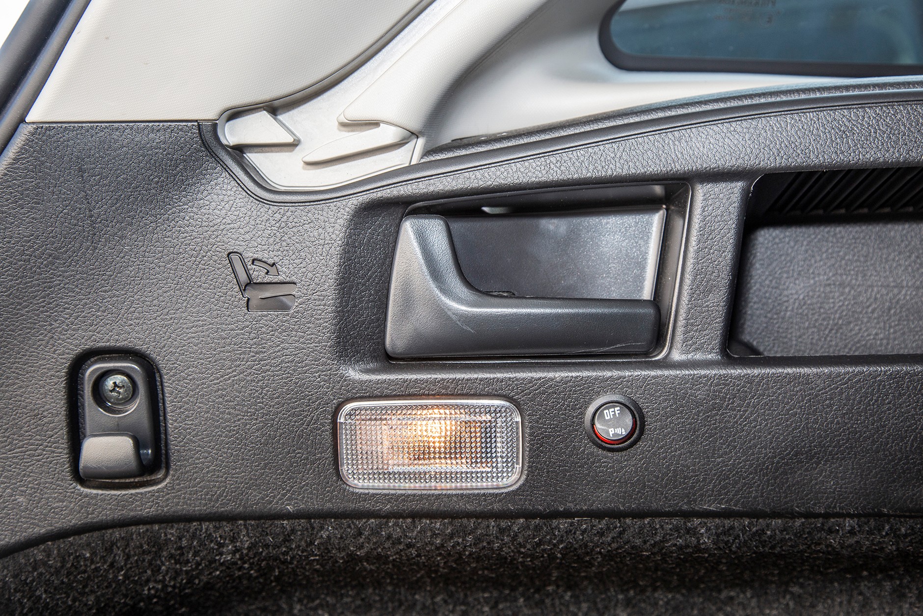 Toyota Auris Touring Sports kombi 1.8 Hybrid - hybryda dla aktywnych