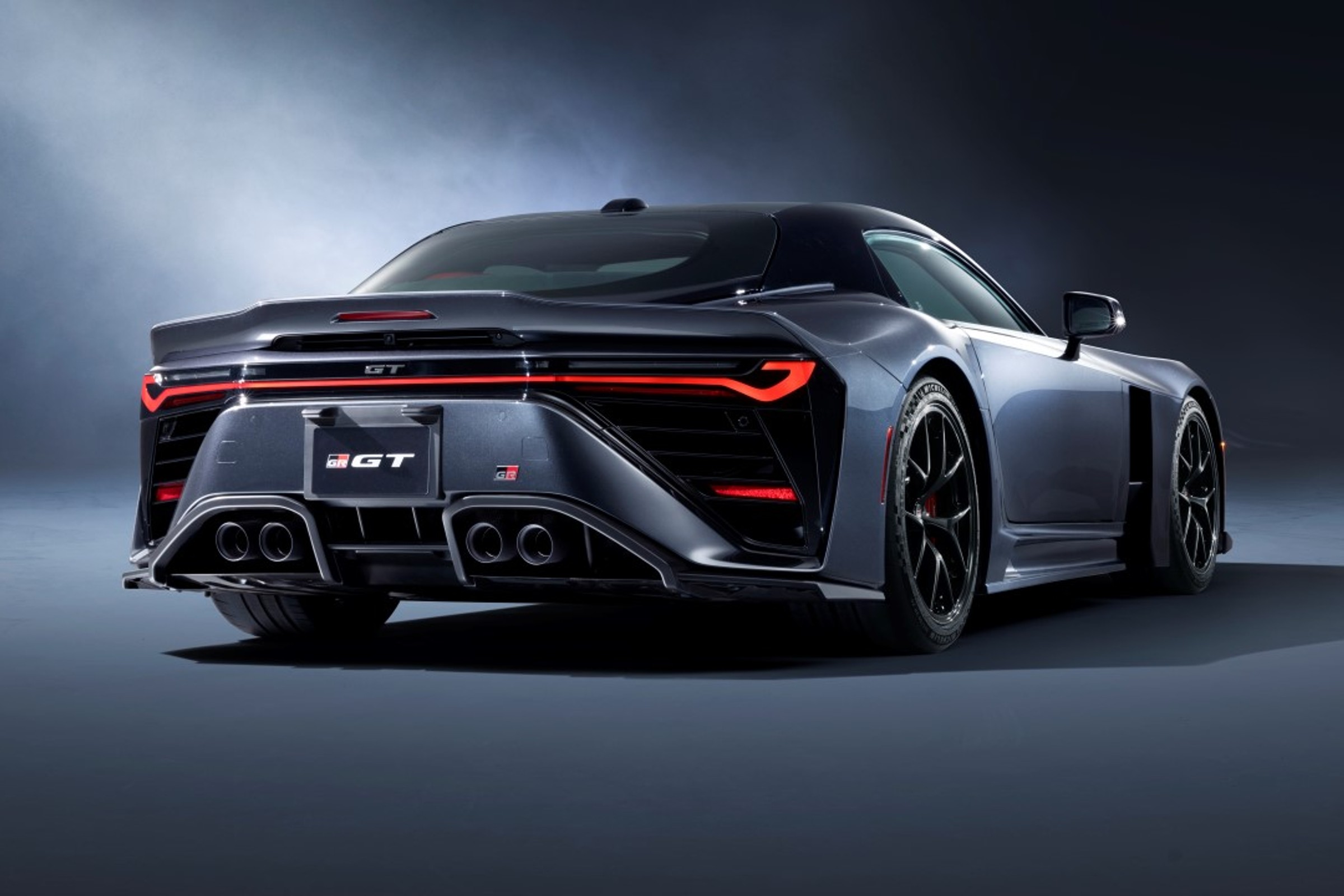 Toyocie znudziło się wojowanie ze Skodą i Hyundaiem. GR GT podgryzie Ferrari i Lamborghini