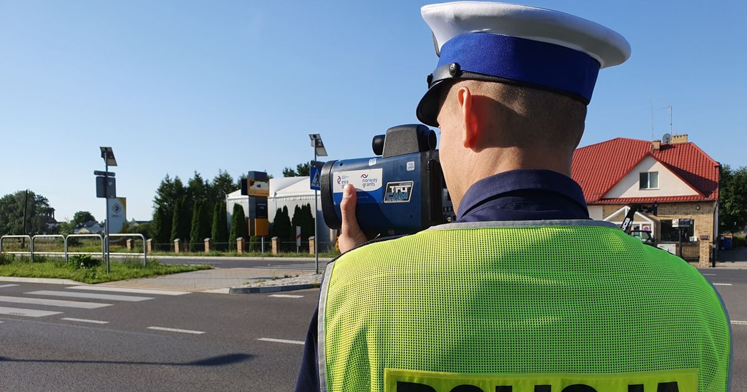Policja zatrzymuje piratów drogowych, kierowcy tracą prawo jazdy