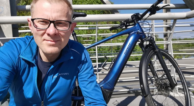 Kupiłem rower elektryczny. Opowiem wam, jak jest. Jak się go ładuje, na ile wystarcza prądu, jak patrzą na ciebie inni rowerzyści