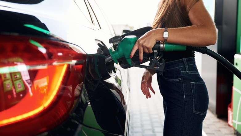 Tankowanie na stacjach paliw jest uregulowane jasnymi przepisami. Zdjęcie ilustracyjne