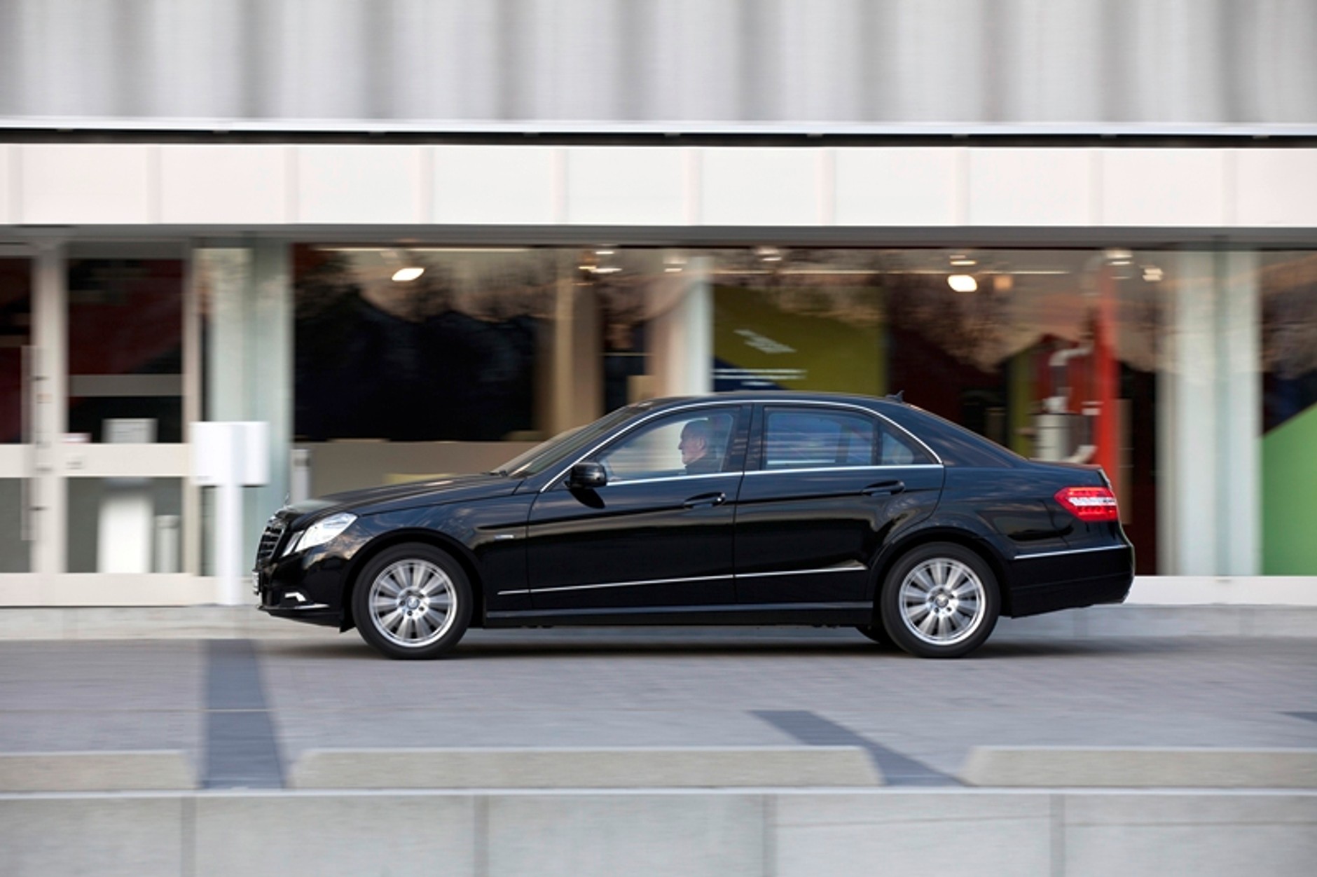 Opancerzone Mercedesy dla nielubianych