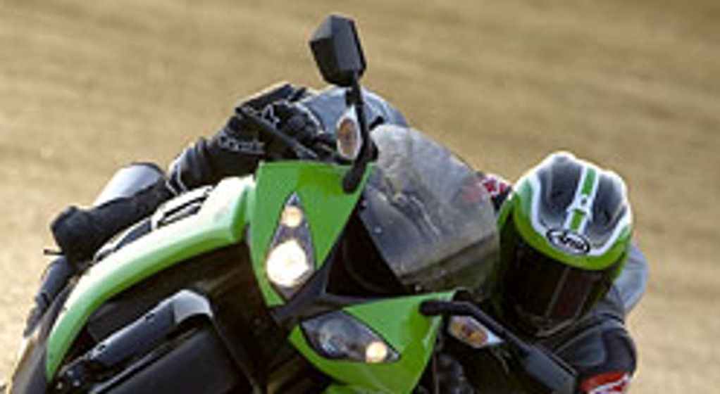 Kawasaki ZX-10R Ninja 2008 – „tylko” 200 koni (+ wideo)