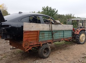 Wieźli Jaguara rozrzutnikiem. Policjanci z Mord nabrali podejrzeń