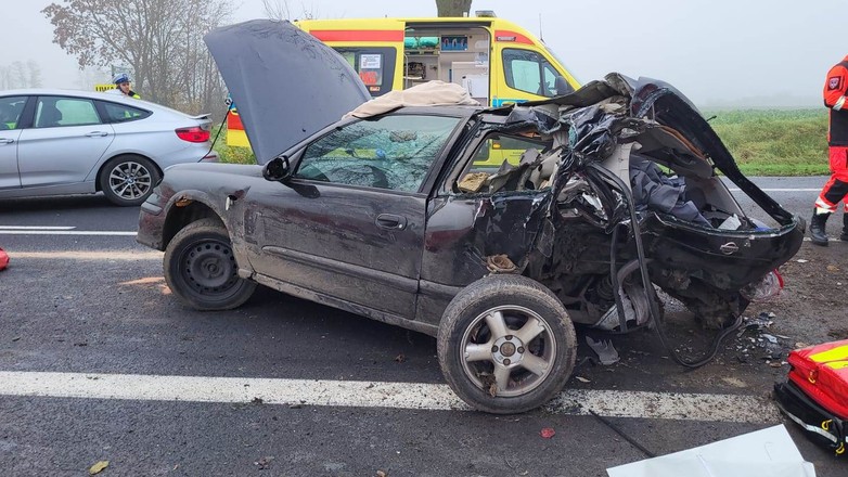 Tragiczny wypadek. Dwie osoby zginęły w Nissanie Almera