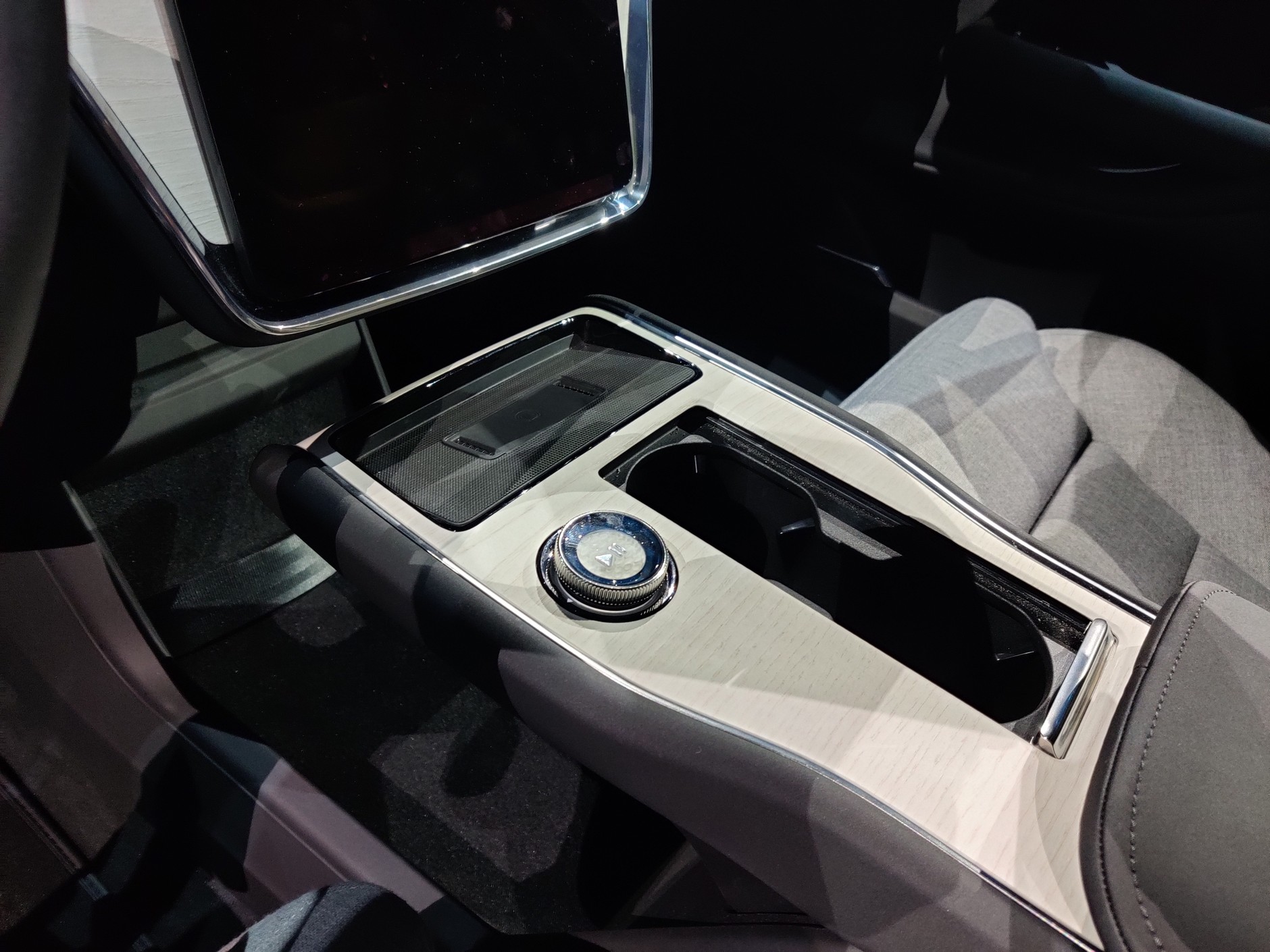 Volvo EX90