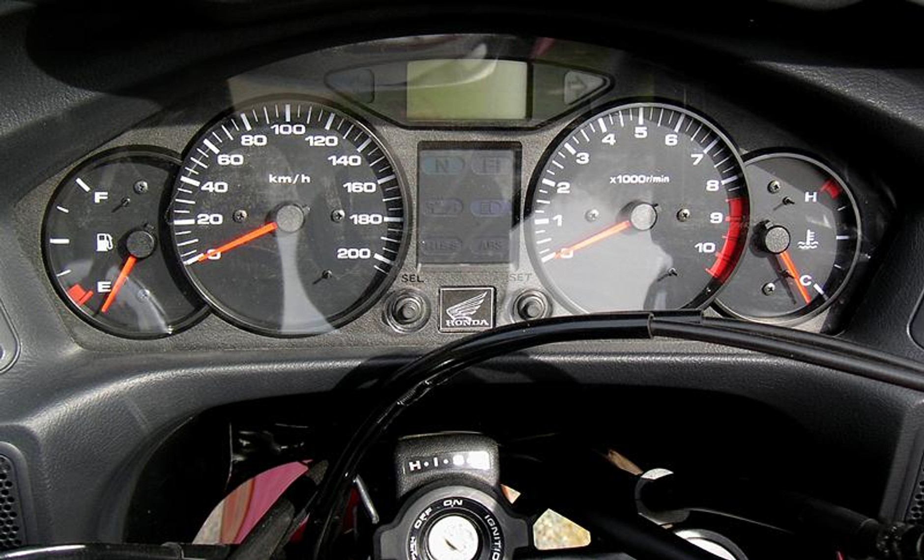 Honda NT700V Deauville – motorem na wakacje (test)