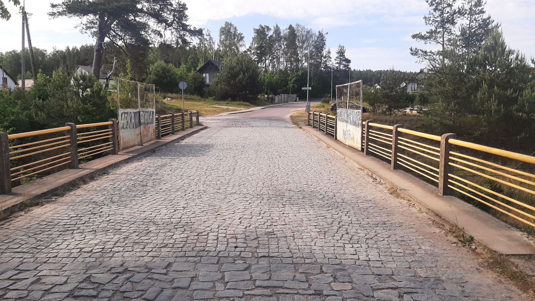 Mieszkańcy Luzina walczą o bezkolizyjny przejazd kolejowy w środku wsi