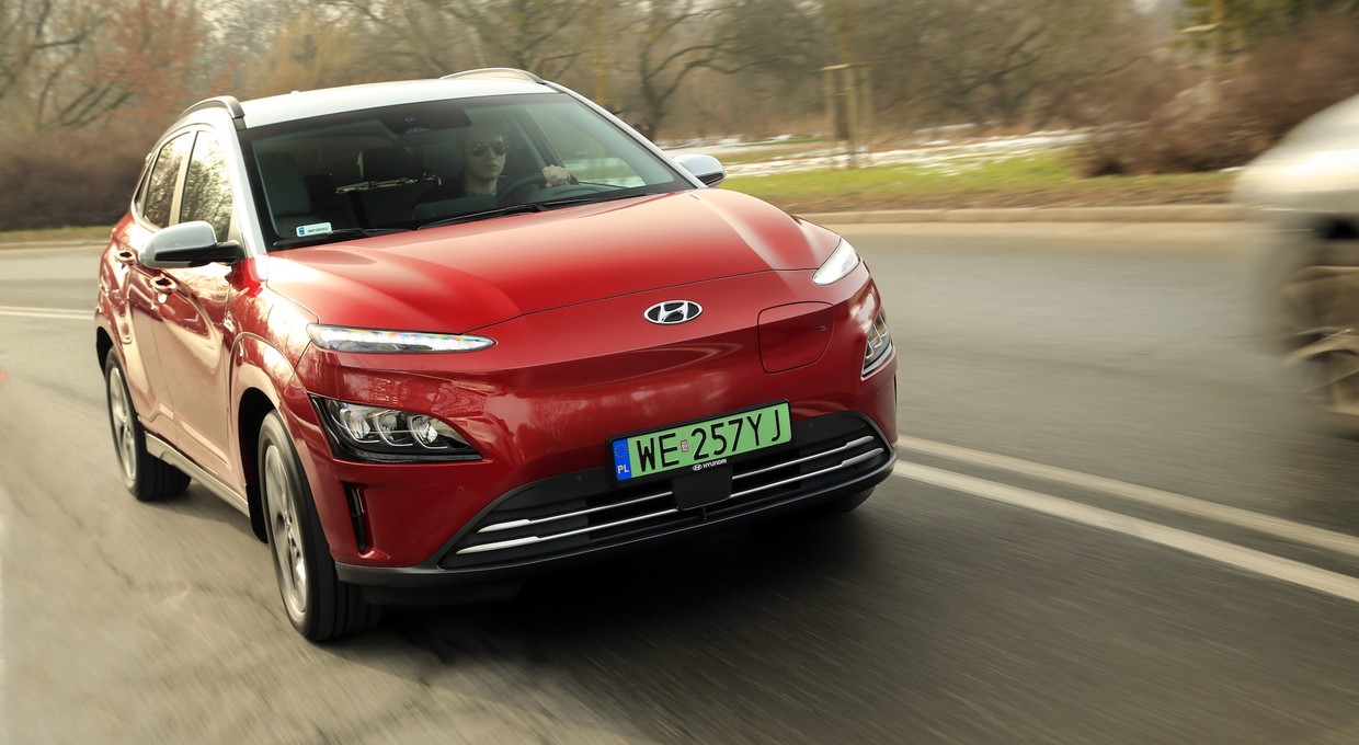 Hyundai Kona Electric 64 kWh – trochę dziwaczka, ale cię przeKONA