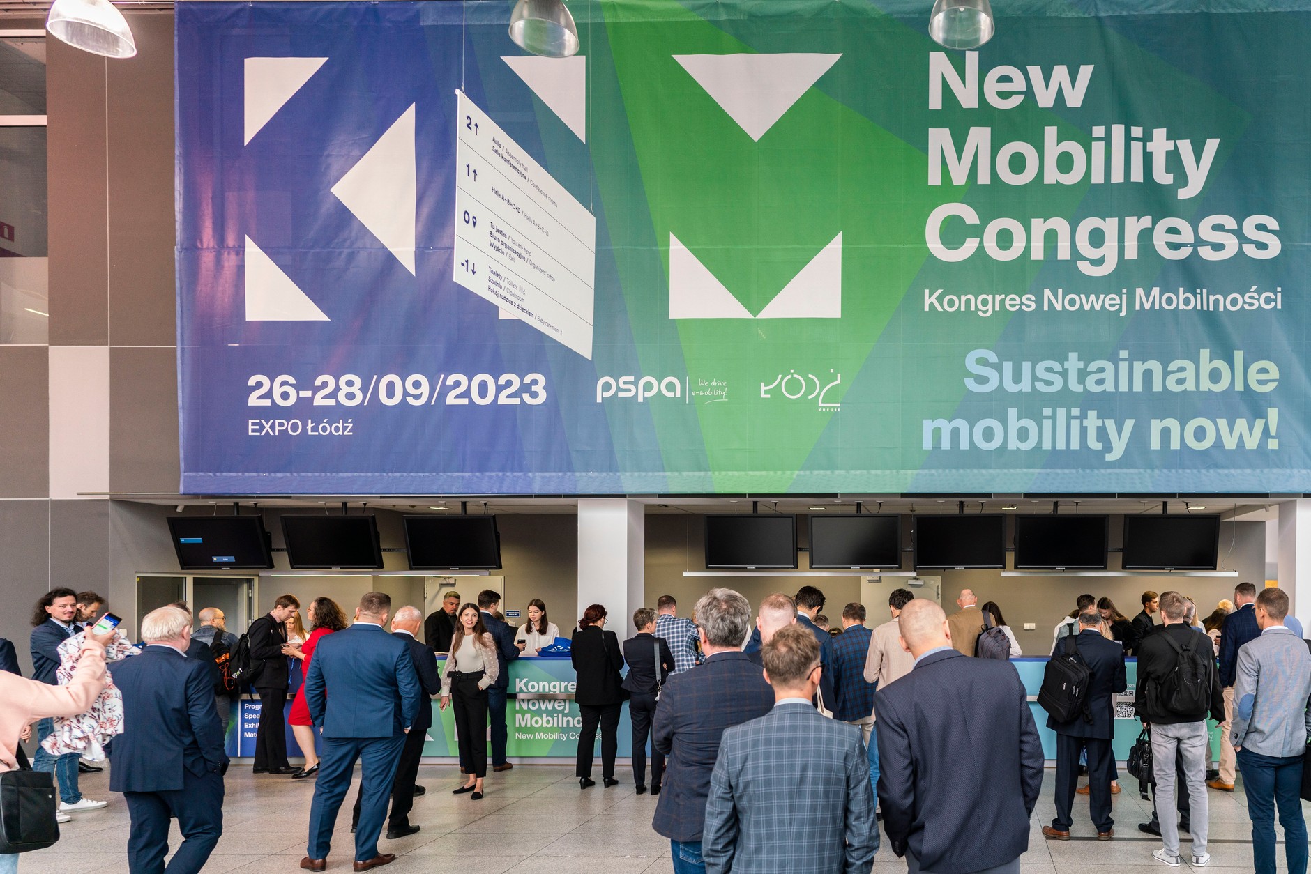 Kongres Nowej Mobilności stanowi kluczowe miejsce spotkań dla liderów branży, decydentów i ekspertów technologicznych, którzy wspólnie zdefiniują przyszłość mobilności w regionie.