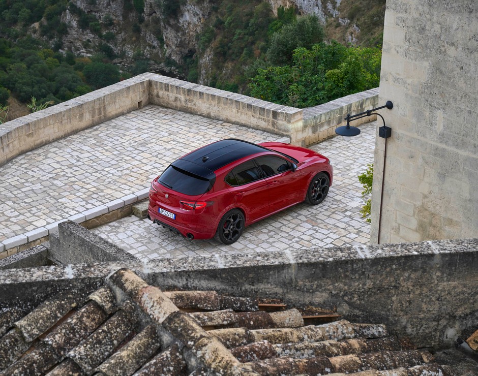 Alfa Romeo Stelvio Tributo Italiano