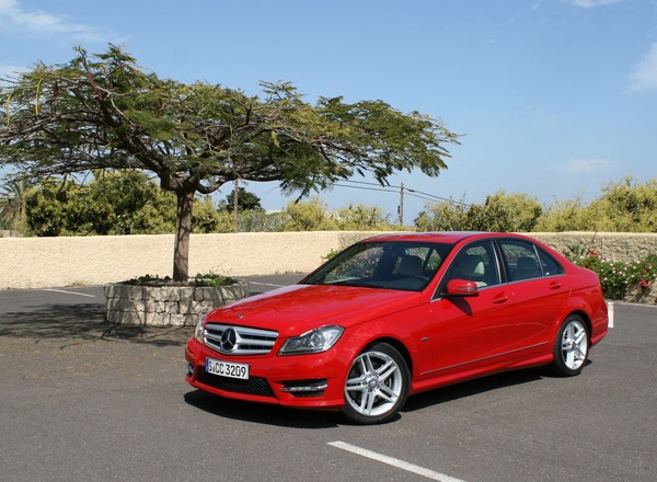 Mercedes Klasy C: kierowca niemal zbędny