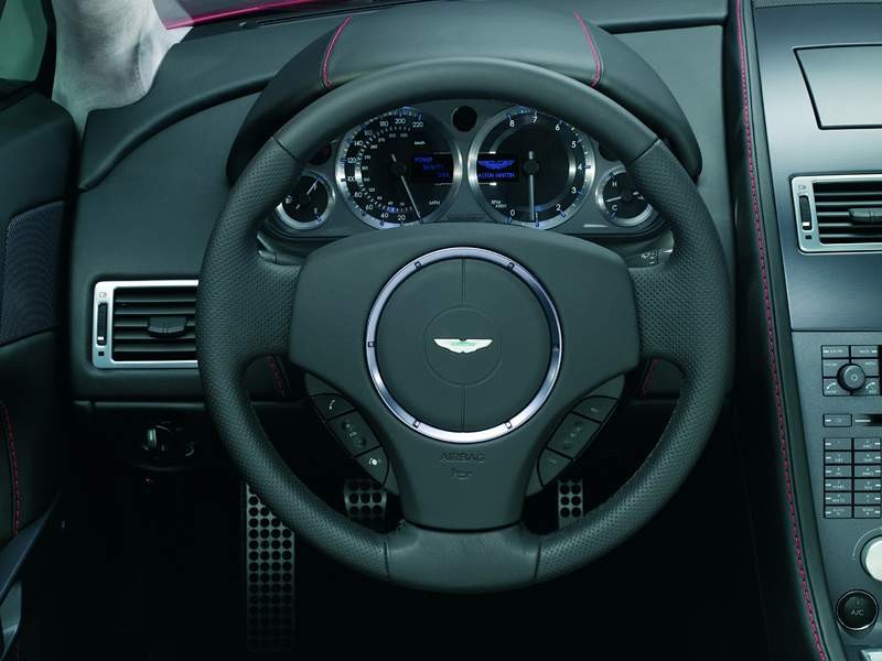 Aston Martin V8 Vantage Roadster już jest!