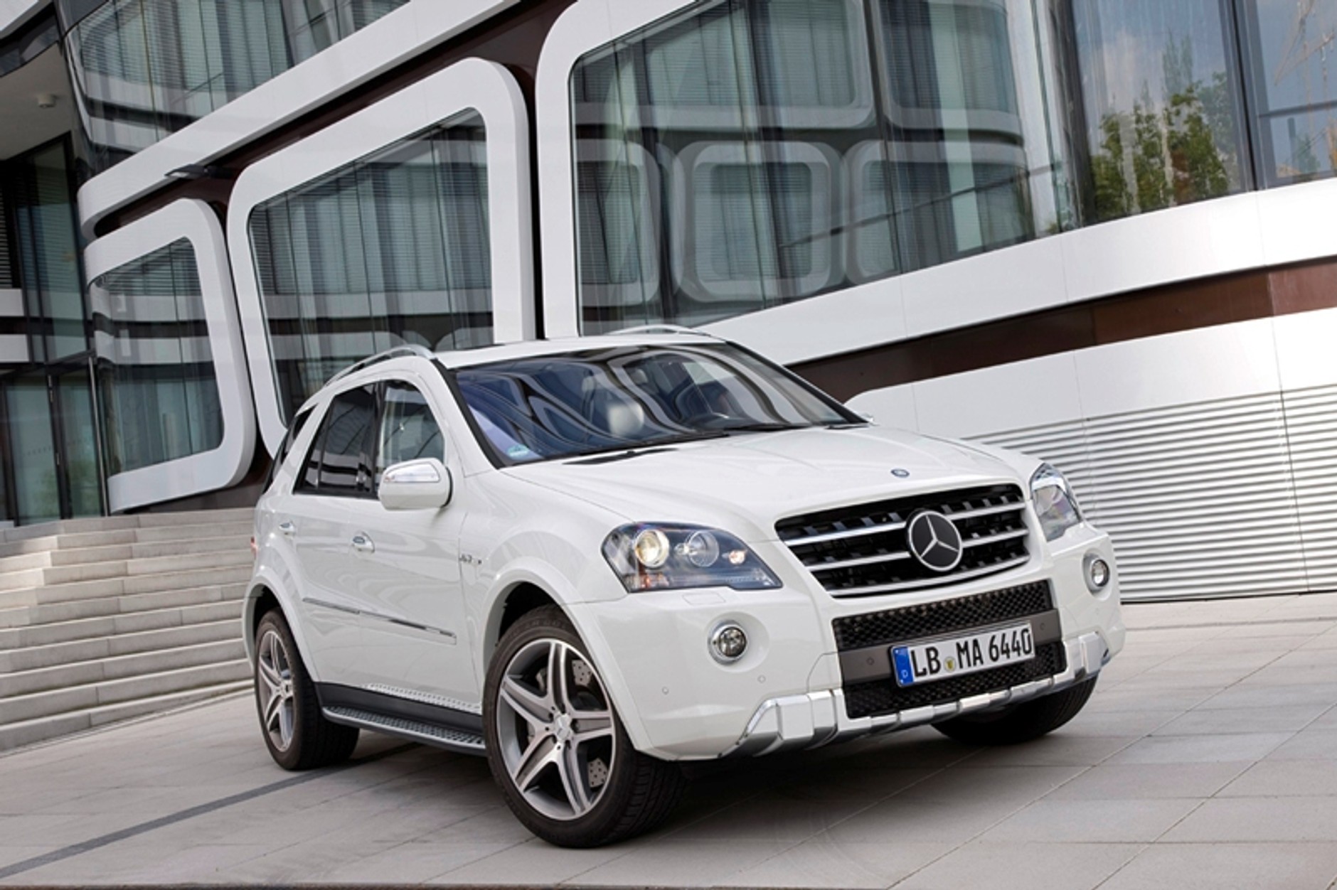 Mercedes ML63 AMG po minimalnym liftingu
