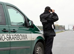 Skarbówka na tropie nowych samochodów. Po komuniach rośnie liczba donosów