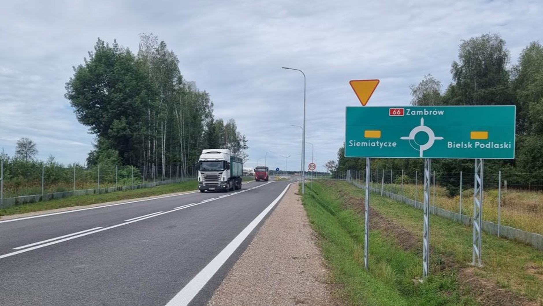 Ciężarówki na nowej obwodnicy Bielska Podlaskiego