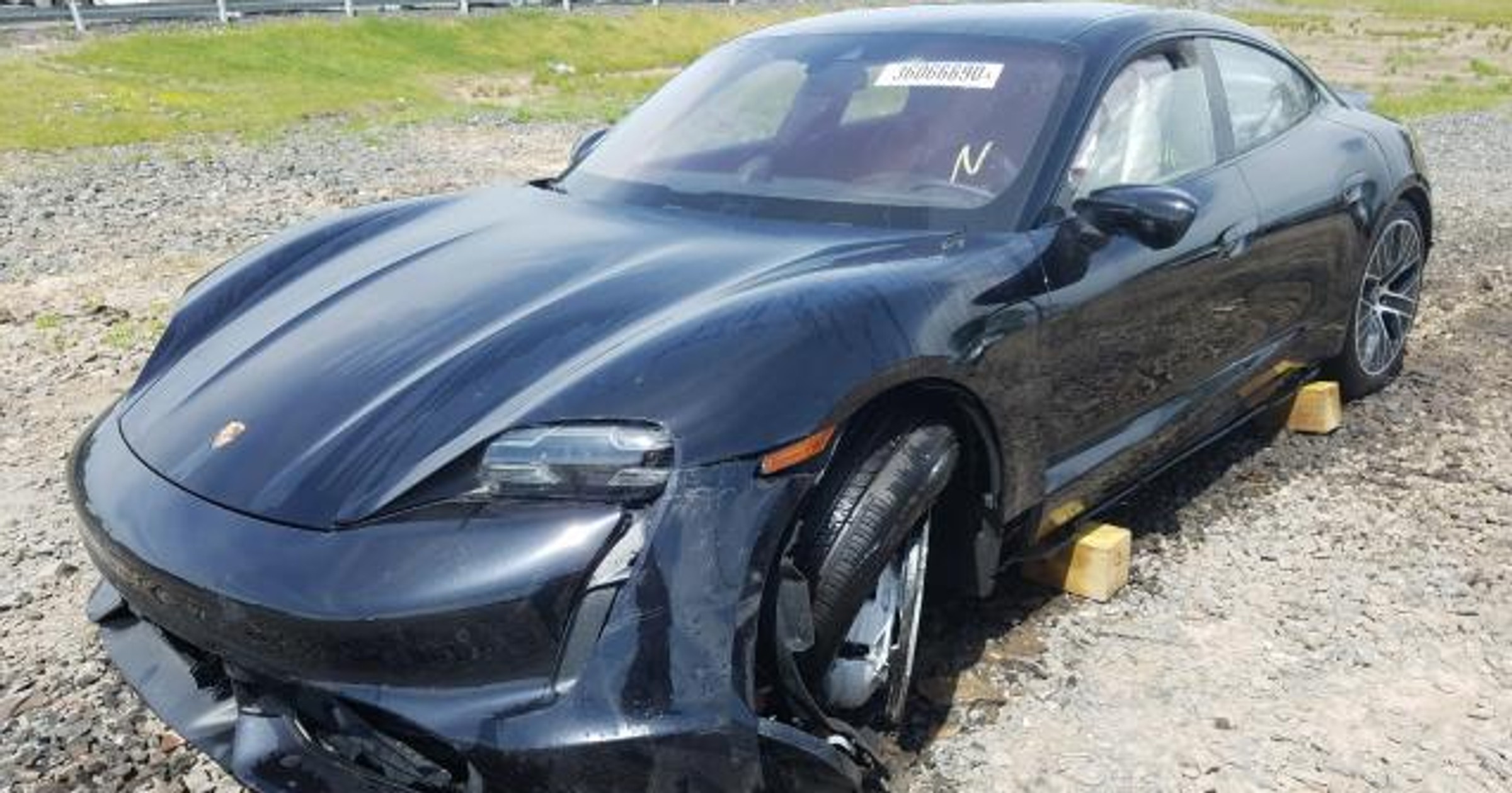 Porsche Taycan Turbo – czy warto kupić rozbity wrak?