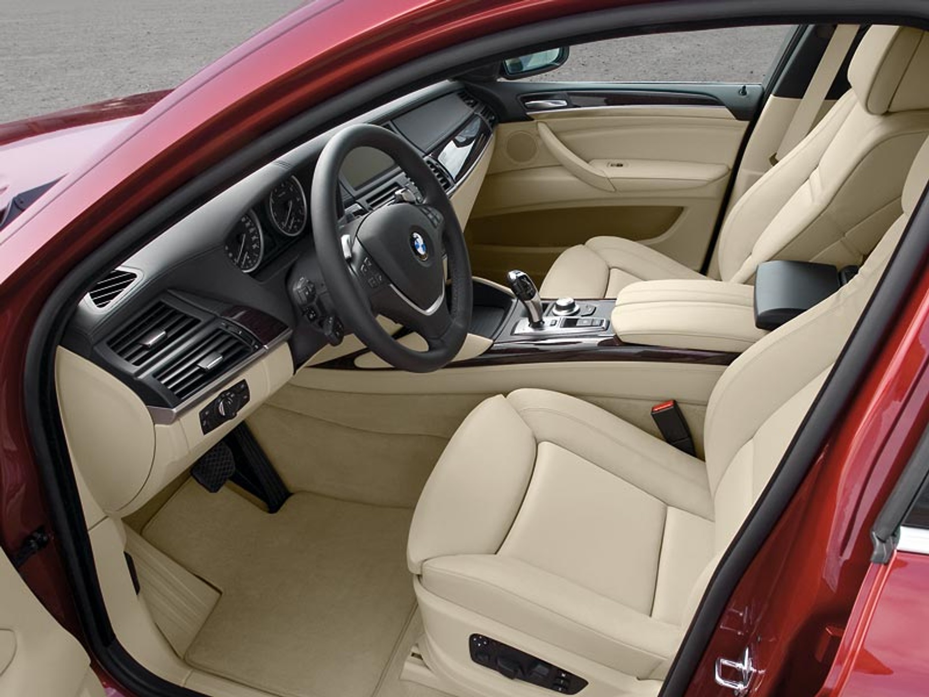 BMW X6 Sports Activity Coupé: fotogaleria, wideo i dane techniczne