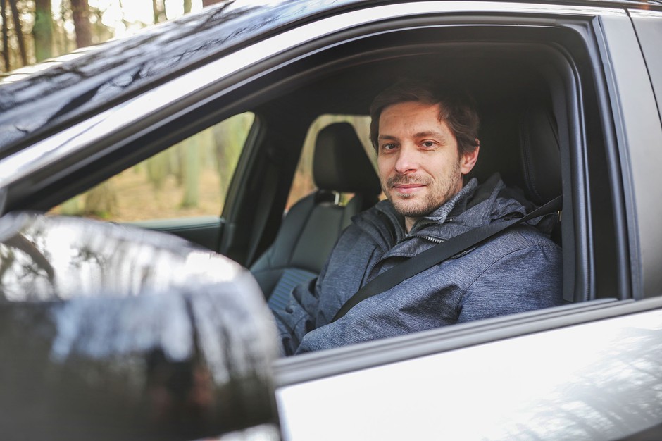 Ekstremalny test Toyoty RAV4 – Arkady Fiedler rusza na Przylądek Północny