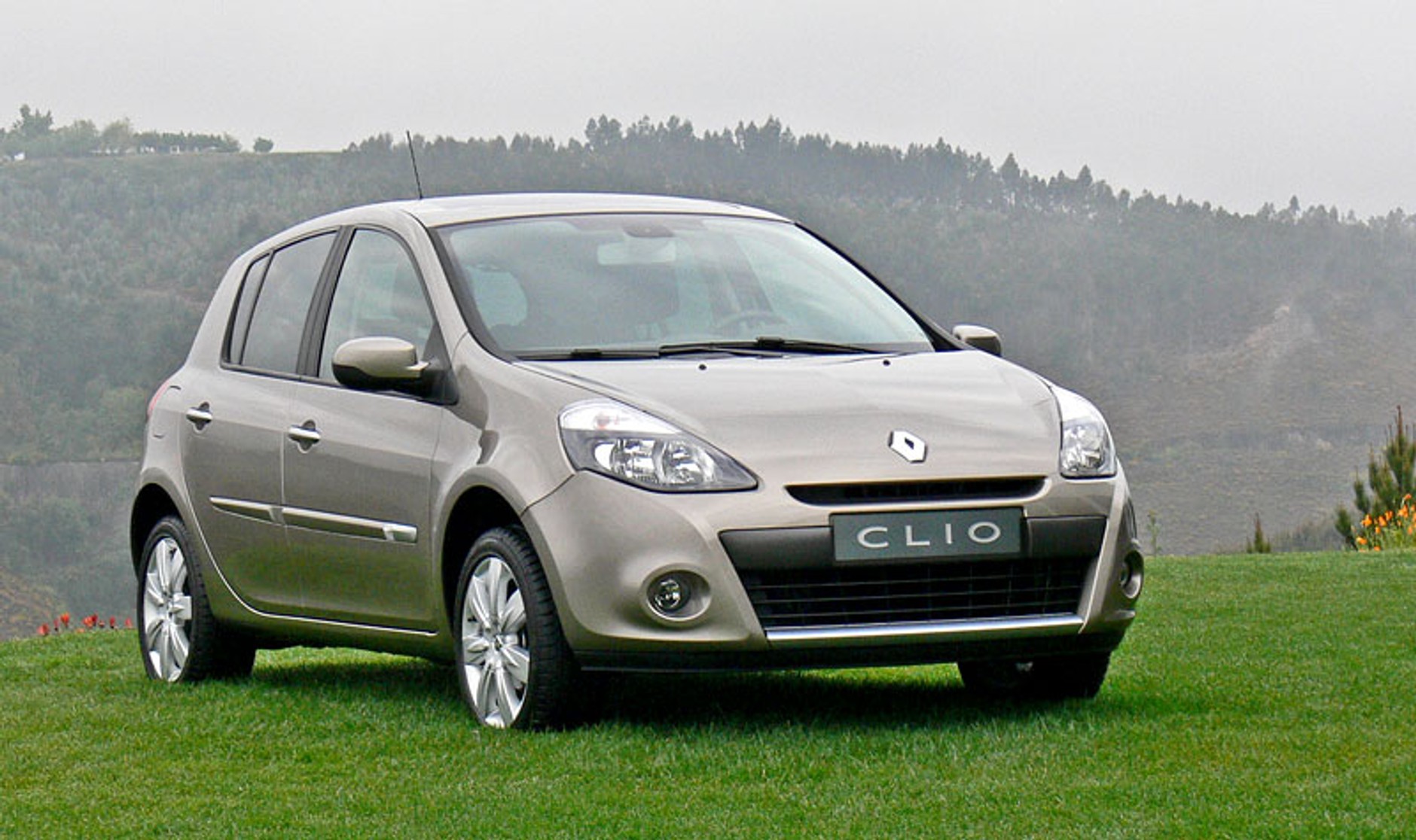 Renault: nowe Clio wkracza do salonów w Polsce (ceny)