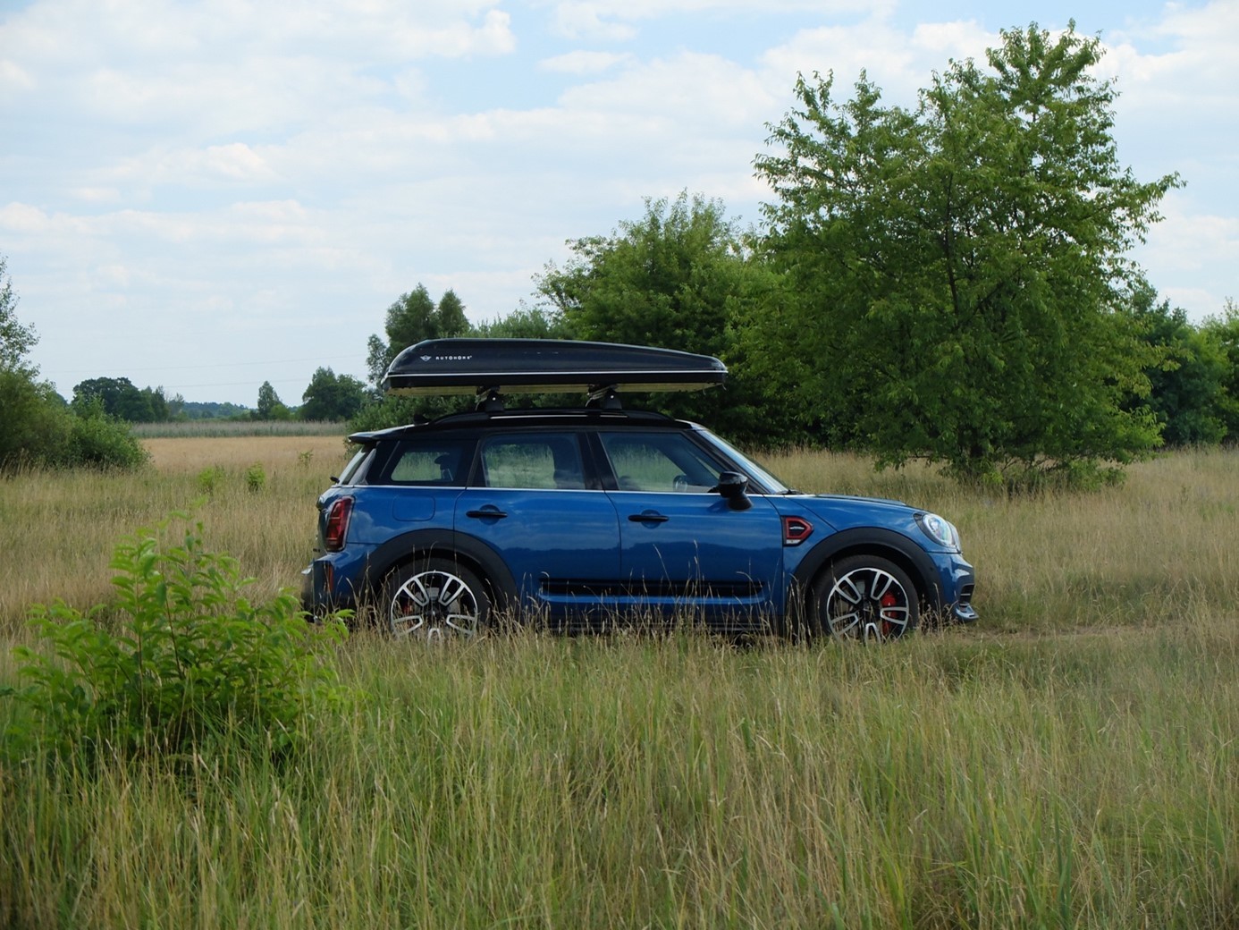 MINI z namiotem dachowym