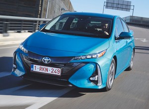 Toyota Prius Plug-in Hybrid - hybryda 2.0