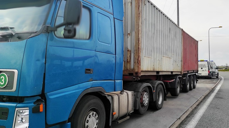 Niedozwolony transport typu "stonoga"