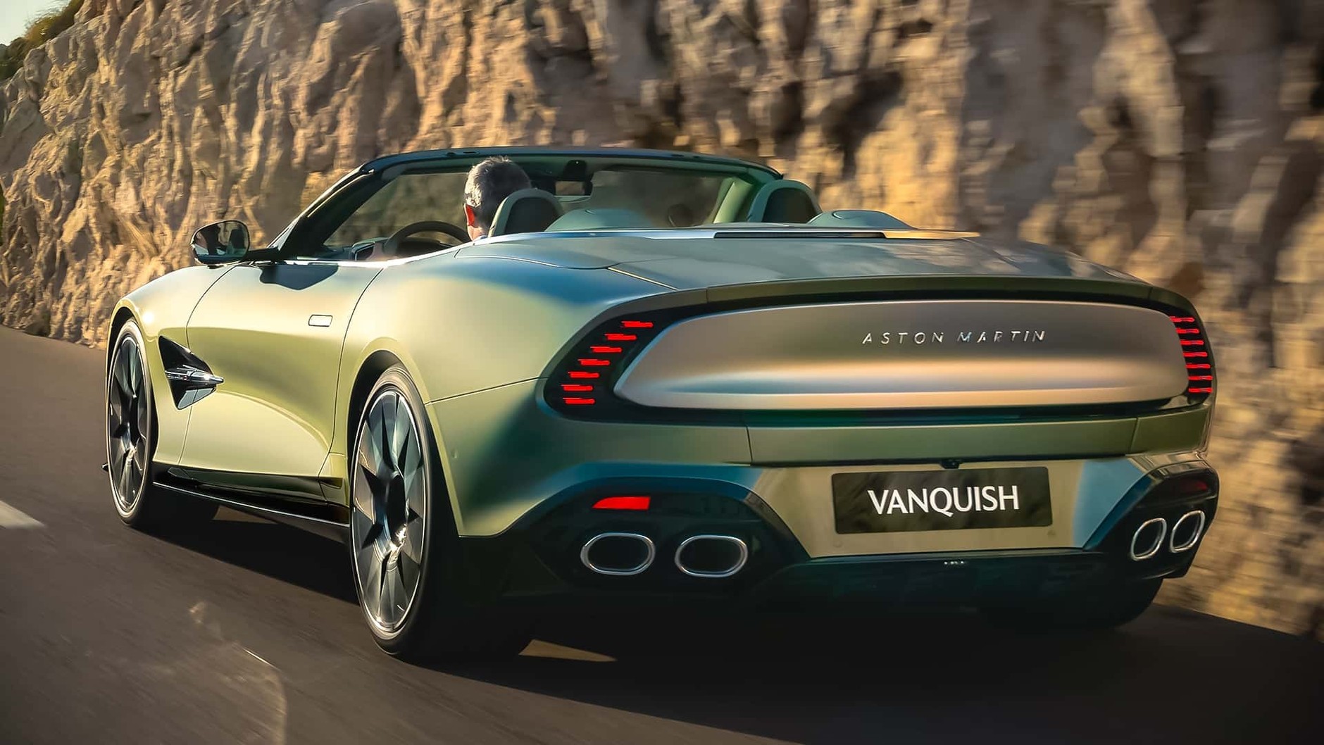Aston Martin Vanquish Volante 2025