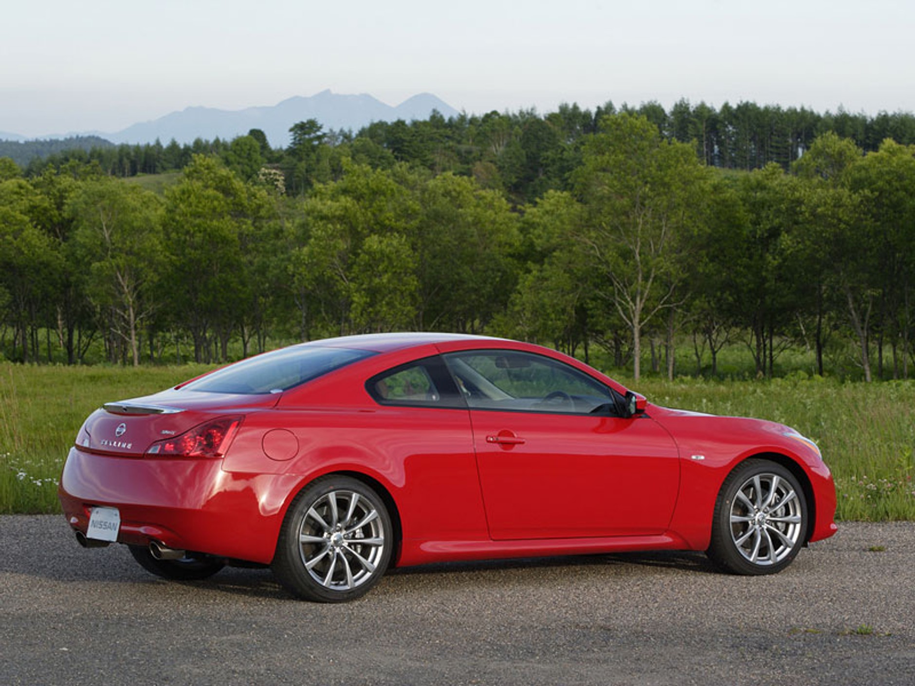 Nissan Skyline wchodzi na japoński rynek